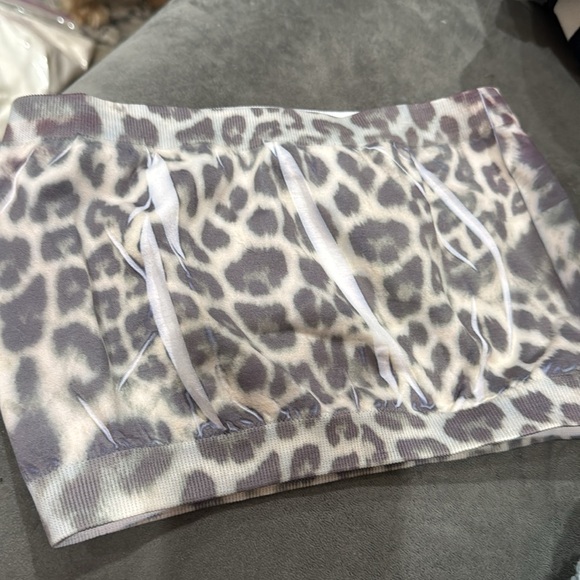 Leopard Print Bandeau Top - Picture 4 of 5
